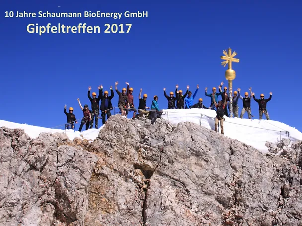 Gruppenbild des 10-jährigen Jubiläums auf der Zugsptize